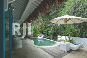 Dekorasi Bohemian Cantik Hawa Tropis UBU VILLA BLEKIK