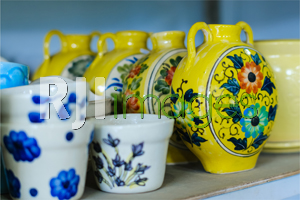 Vas bunga mini keramik lukis berbagai model