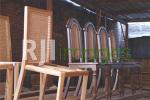 Kursi single dengan paduan rotan