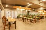 Meeting room bergaya modern dengan sentuhan unsur vintage