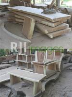 Potongan kayu yang siap dirakit dan Produk yang sudah siap difinishing