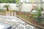 Taman dengan konsep sederhana