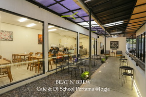 Beat n’ Brew Café & DJ School