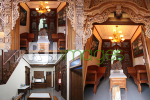 Rumah Tatahan Ukir & Gaya Minimalis