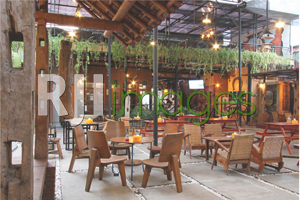 D'Stable Bar & Resto Solo