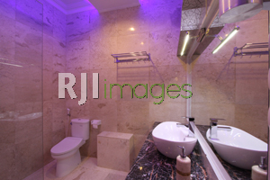 Kamar mandi full marmer