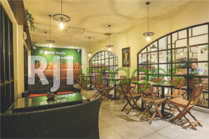 Indoor smoking area bernuansa industrial