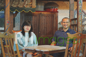 Ir. RM Nurdi Antoro beserta sang istri