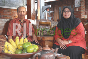 Muji HW beserta istri, Ni Putu Novy Avianti