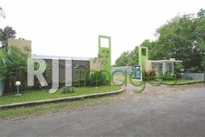 Progress pembangunan maingate kawasan Green Land Permata