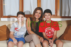 Rima Balestra beserta kedua Anaknya