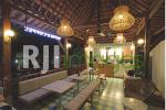 Area depan digunakan sebagai coffeeshop bergaya klasik
