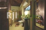 Bathroom yang benyatu dengan kamar tidur