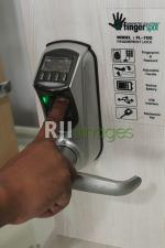 pengaman kunci pintu rumah