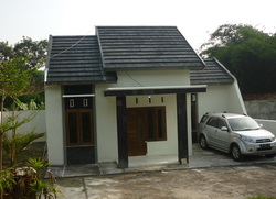 rumah aris balecatur