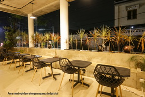 at nine coffee & space